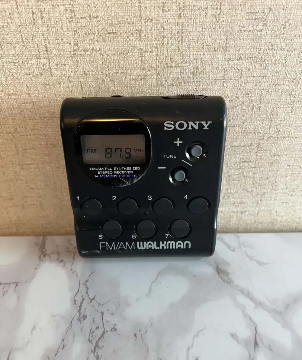 VTG Sony Walkman SRF-M40W FM/AM PLL Synthesized Stereo Receiver